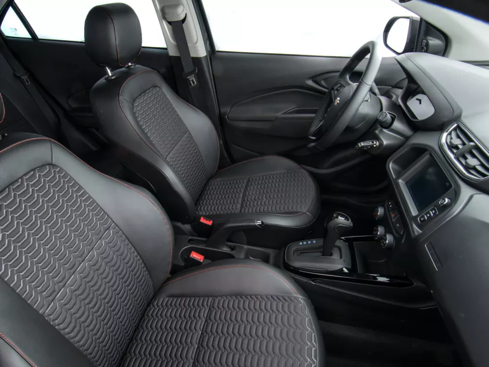 Автомобиль Chevrolet Onix I Рестайлинг Хэтчбек (5 дверей)