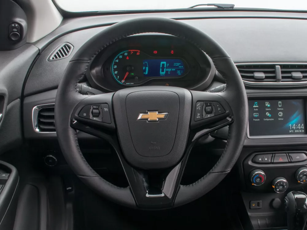 Автомобиль Chevrolet Onix I Рестайлинг Хэтчбек (5 дверей)