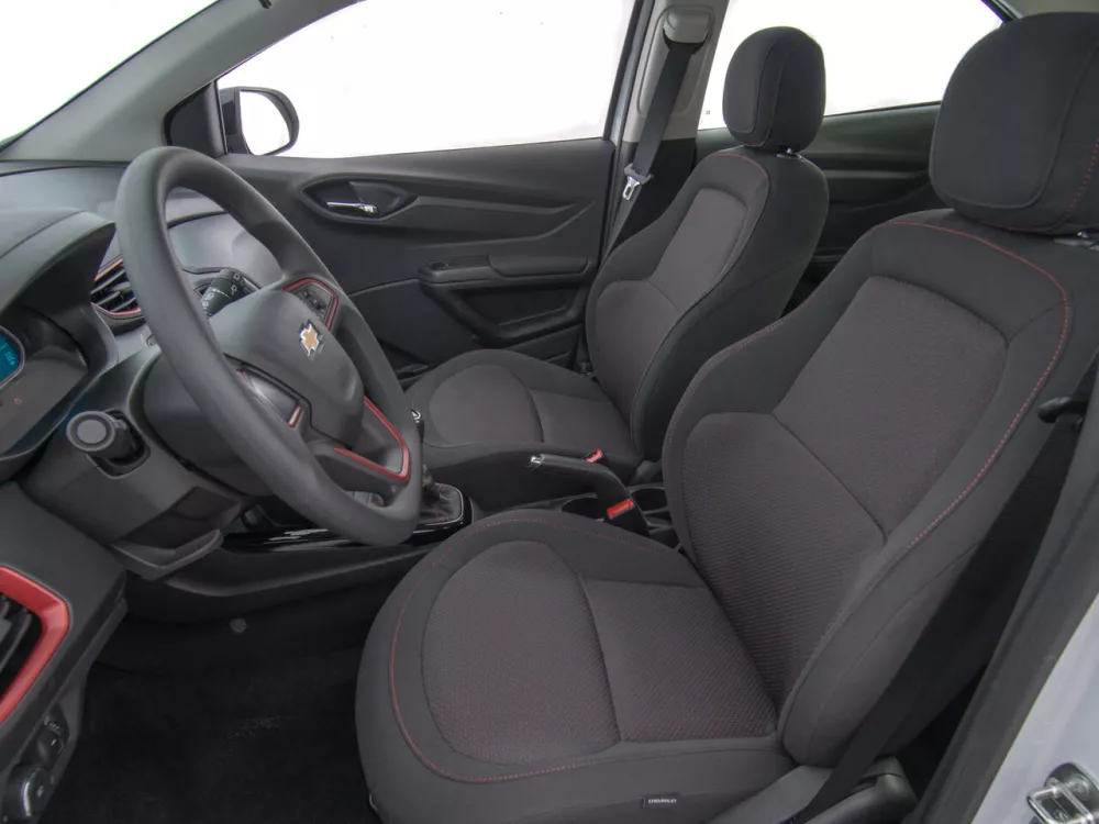Автомобиль Chevrolet Onix I Хэтчбек (5 дверей)