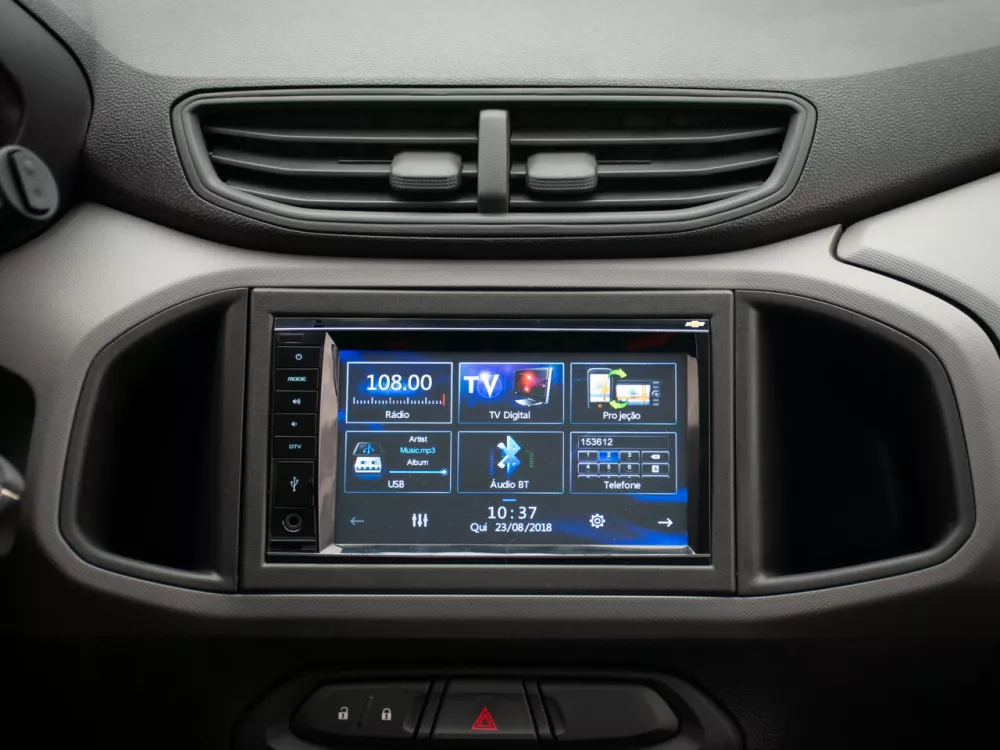 Автомобиль Chevrolet Onix I Хэтчбек (5 дверей)