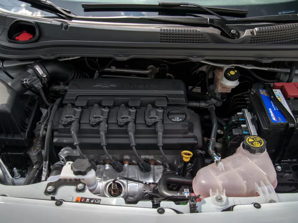 Автомобиль Chevrolet Onix I Хэтчбек (5 дверей)