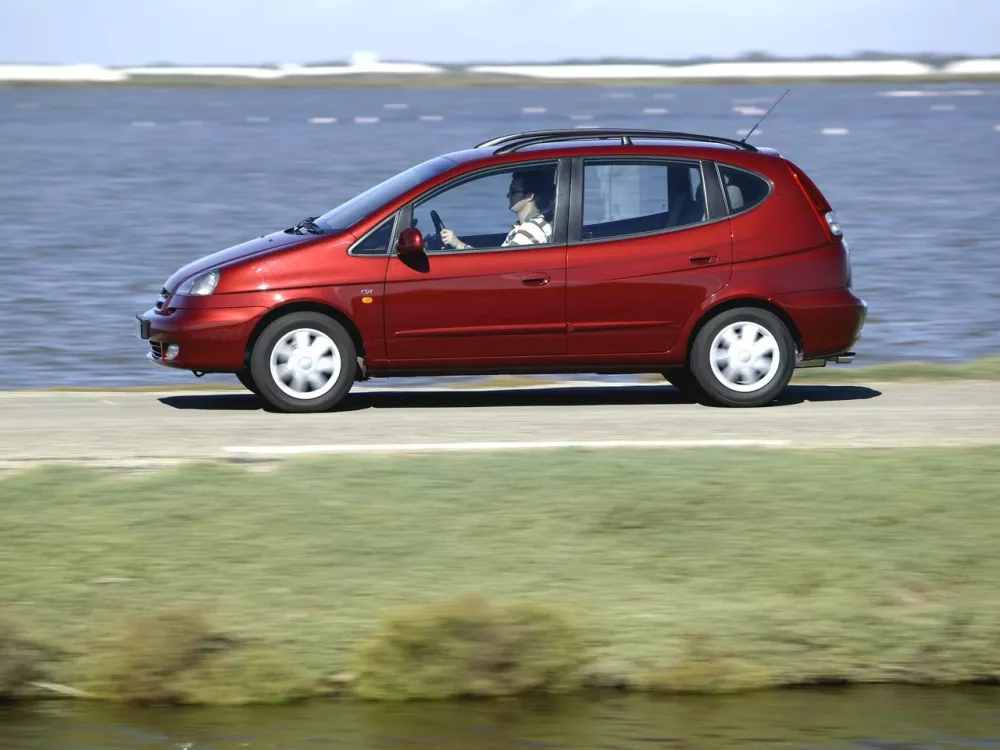 Автомобиль Chevrolet Rezzo Компактвэн