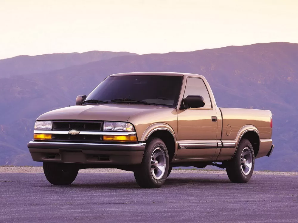Автомобиль Chevrolet S-10 Pickup II Пикап Одинарная кабина