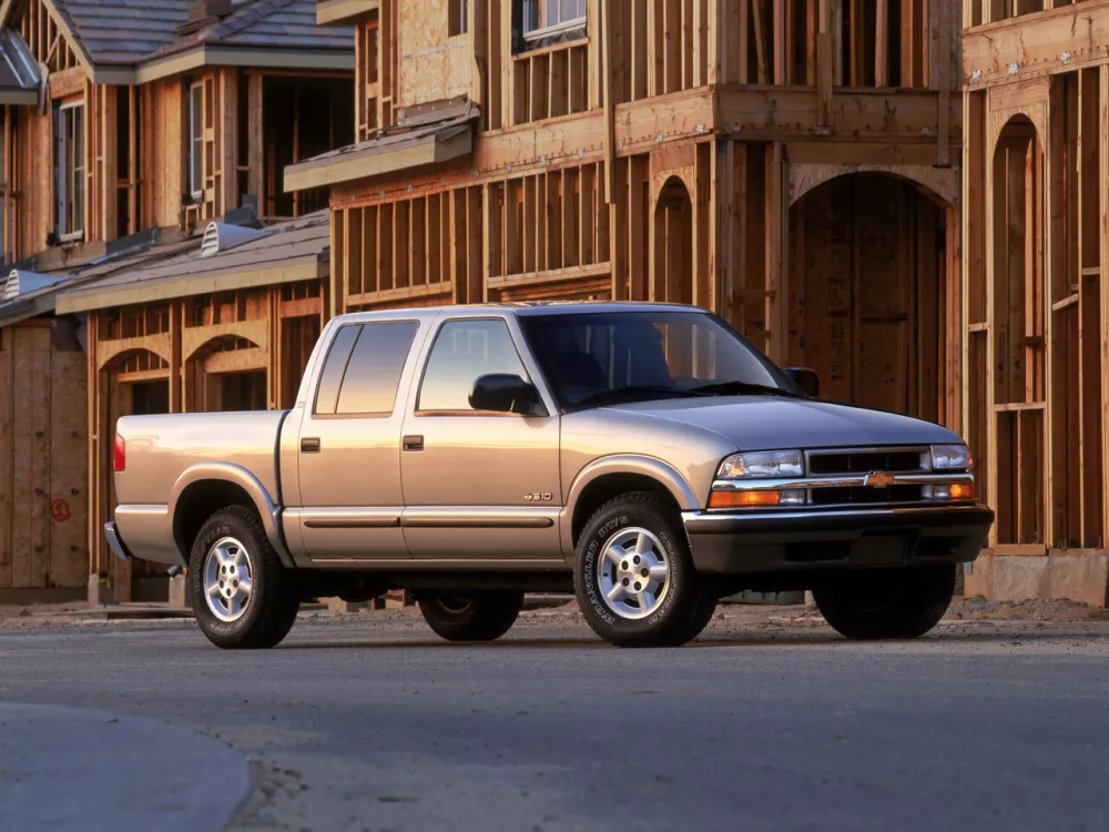 Автомобиль Chevrolet S-10 Pickup II Пикап Двойная кабина