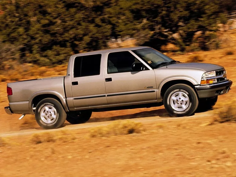 Автомобиль Chevrolet S-10 Pickup II Пикап Двойная кабина