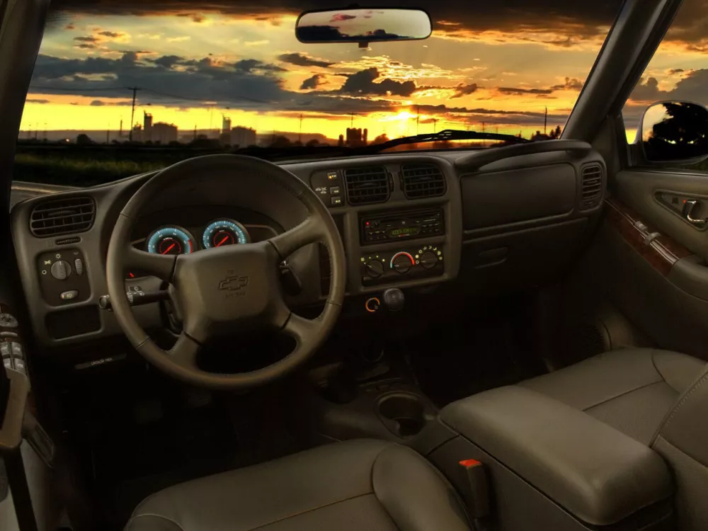 Автомобиль Chevrolet S-10 Pickup II Пикап Двойная кабина