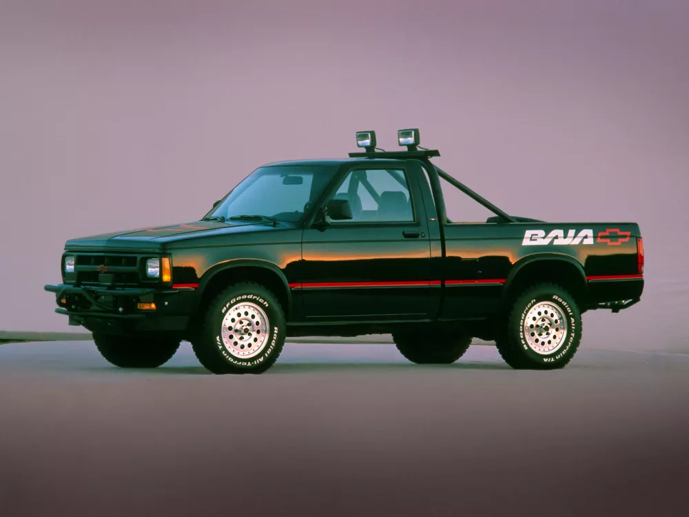 Автомобиль Chevrolet S-10 Pickup I Пикап Одинарная кабина