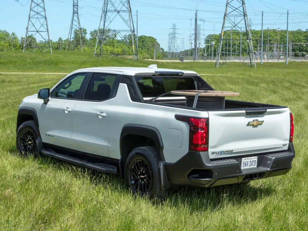 Автомобиль Chevrolet Silverado IV (T1XX) Рестайлинг Пикап Двойная кабина EV