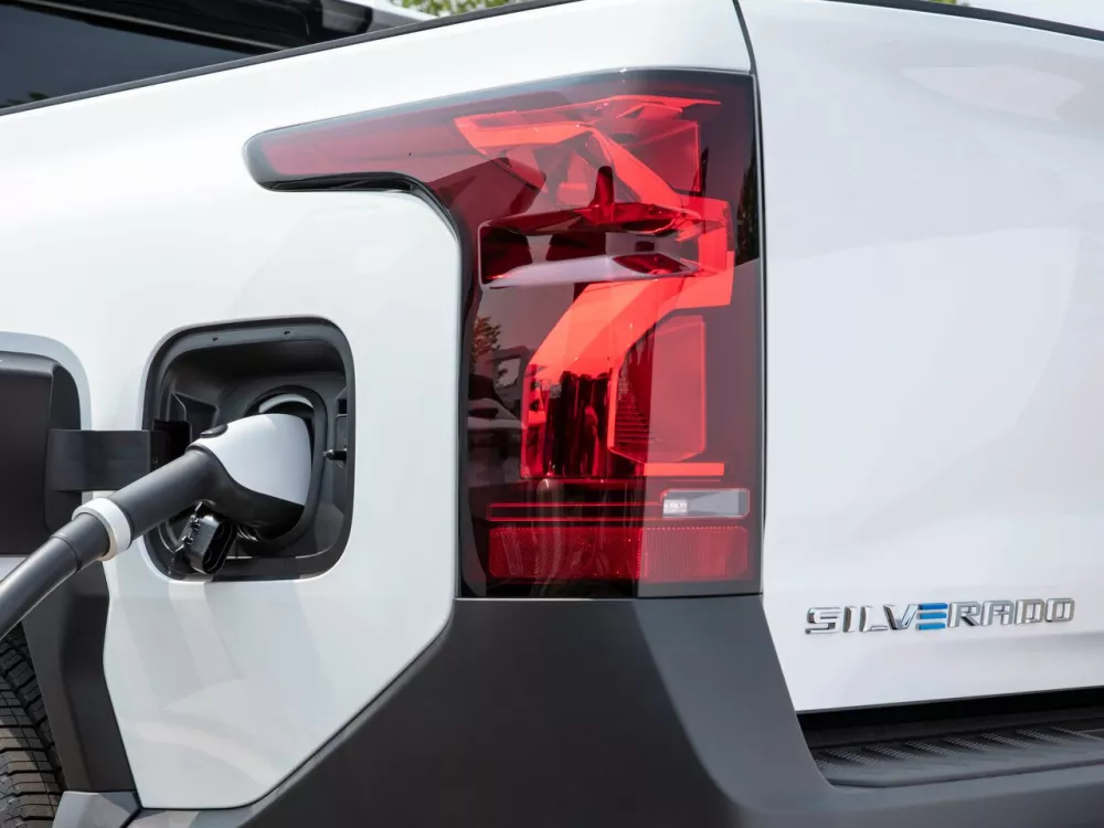 Автомобиль Chevrolet Silverado IV (T1XX) Рестайлинг Пикап Двойная кабина EV