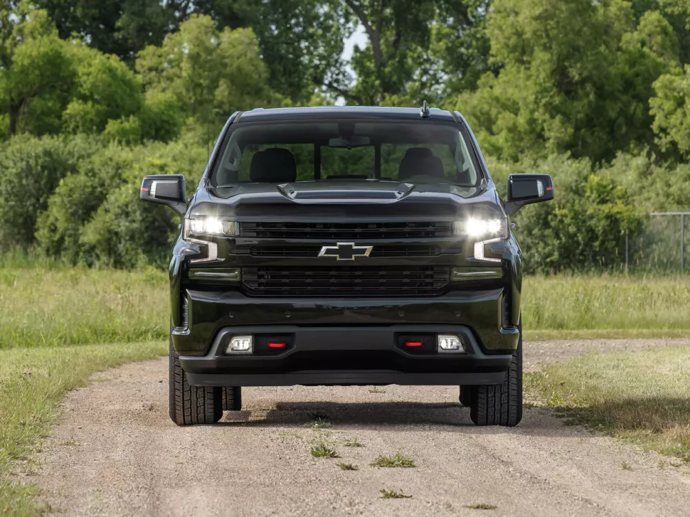 Автомобиль Chevrolet Silverado IV (T1XX) Пикап Двойная кабина Crew