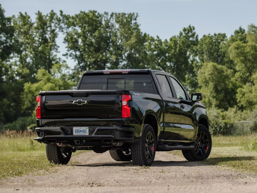 Автомобиль Chevrolet Silverado IV (T1XX) Пикап Двойная кабина Crew
