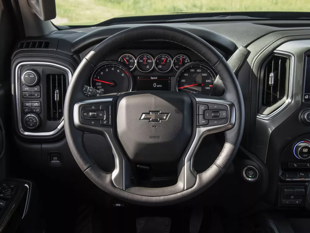 Автомобиль Chevrolet Silverado IV (T1XX) Пикап Двойная кабина Crew