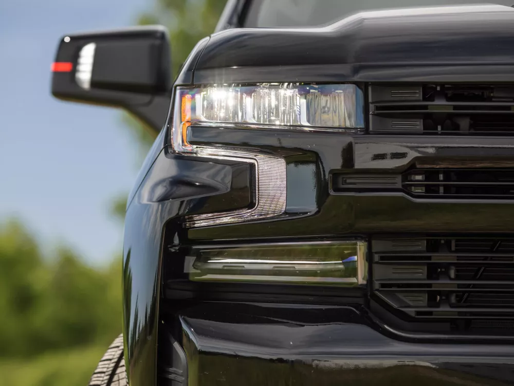 Автомобиль Chevrolet Silverado IV (T1XX) Пикап Двойная кабина Crew