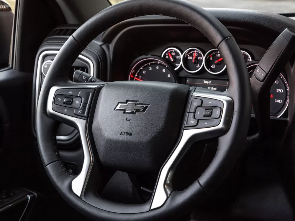 Автомобиль Chevrolet Silverado IV (T1XX) Пикап Двойная кабина Double