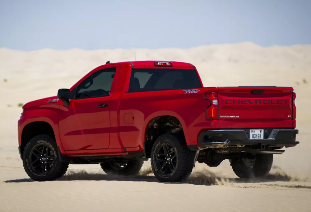 Автомобиль Chevrolet Silverado IV (T1XX) Пикап Одинарная кабина Regular