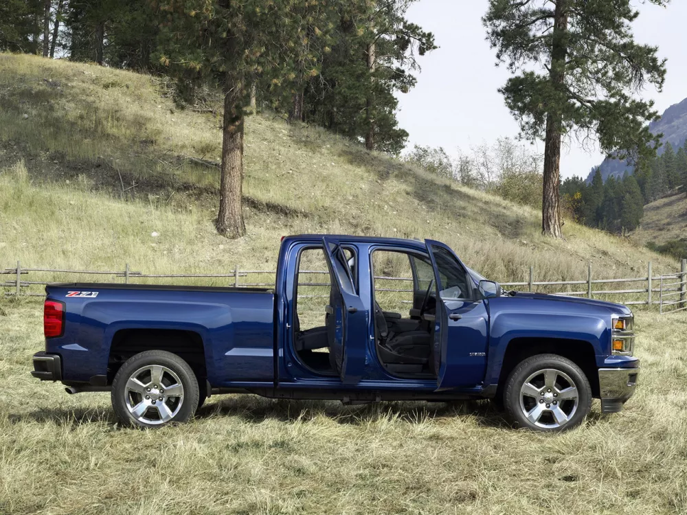 Автомобиль Chevrolet Silverado III (K2XX) Пикап Полуторная кабина Double Cab