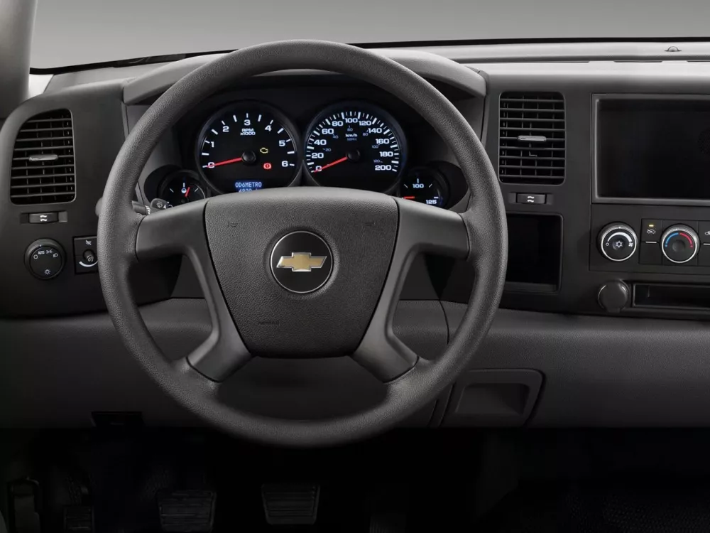 Автомобиль Chevrolet Silverado II (GMT900) Пикап Одинарная кабина