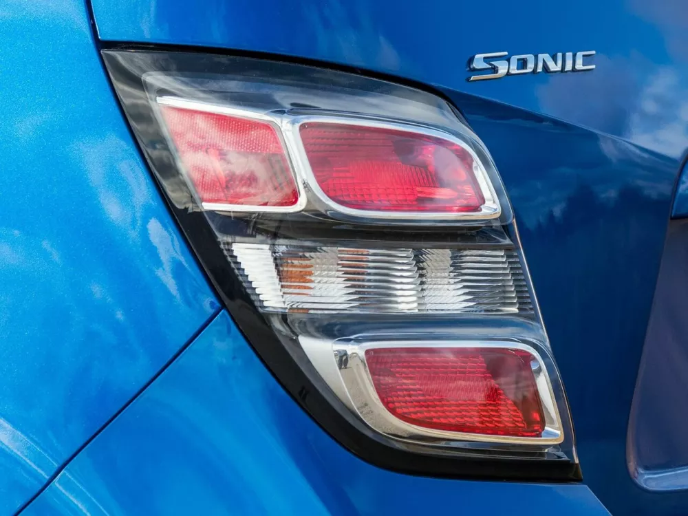 Автомобиль Chevrolet Sonic I Рестайлинг Хэтчбек (5 дверей)