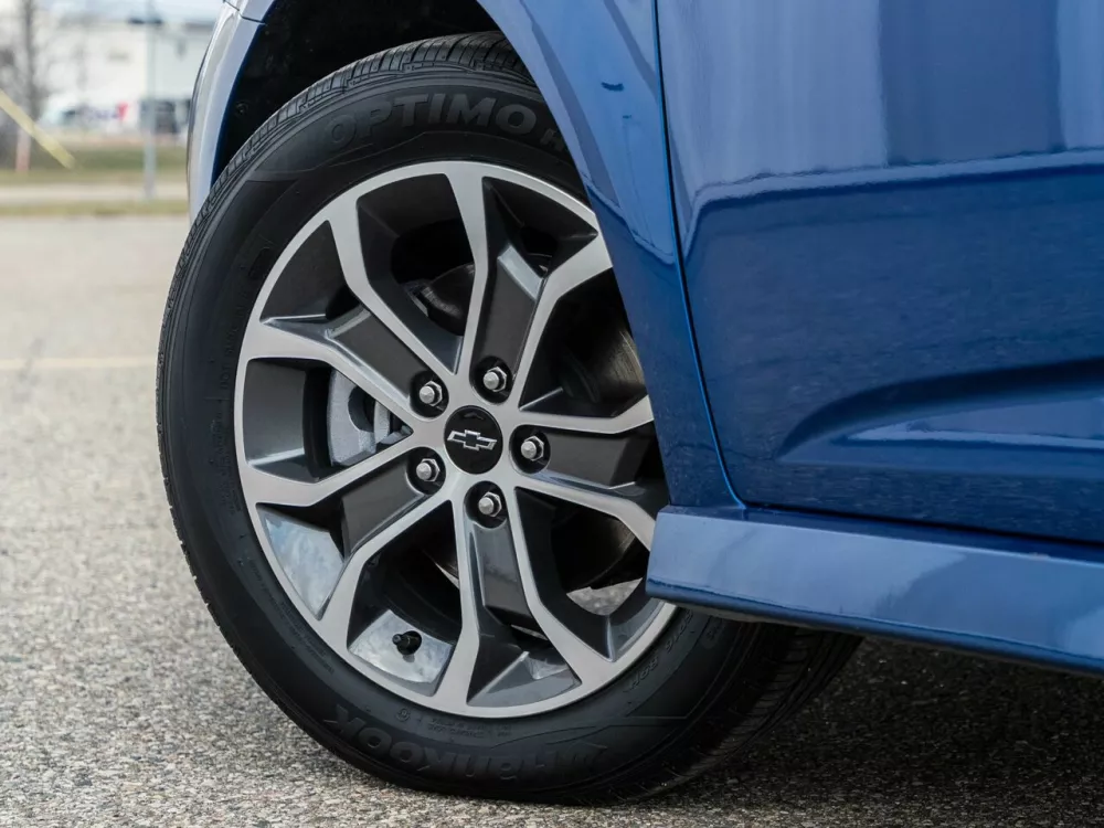 Автомобиль Chevrolet Sonic I Рестайлинг Хэтчбек (5 дверей)