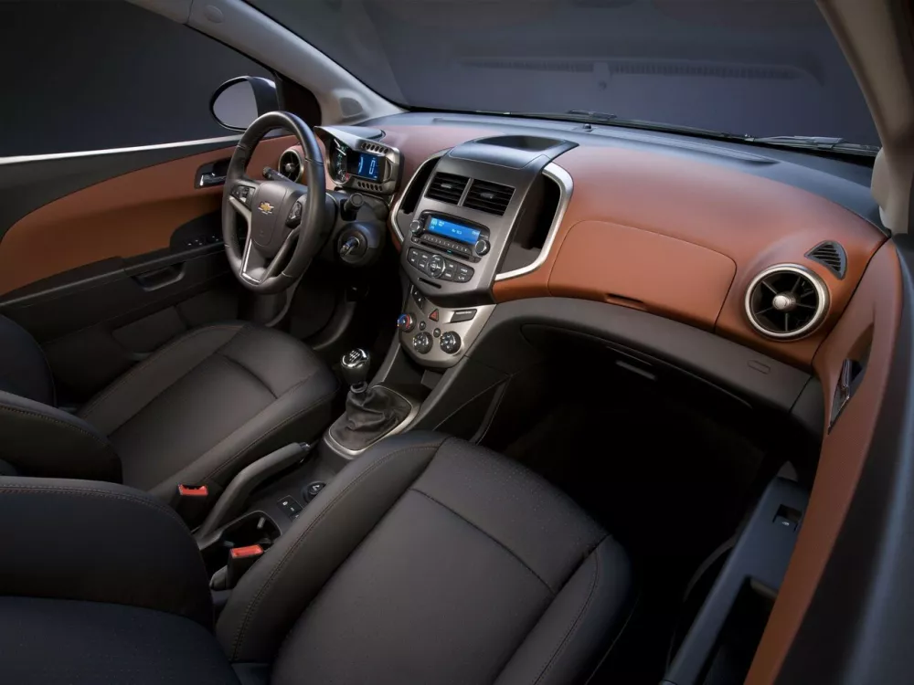 Автомобиль Chevrolet Sonic I Седан