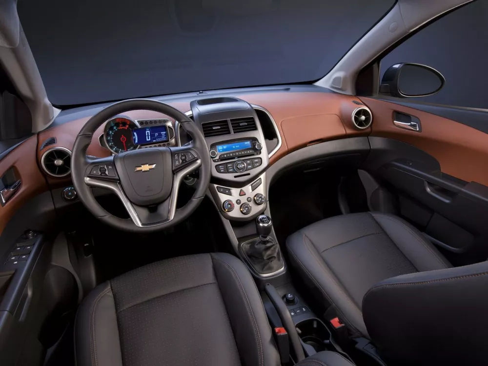 Автомобиль Chevrolet Sonic I Седан