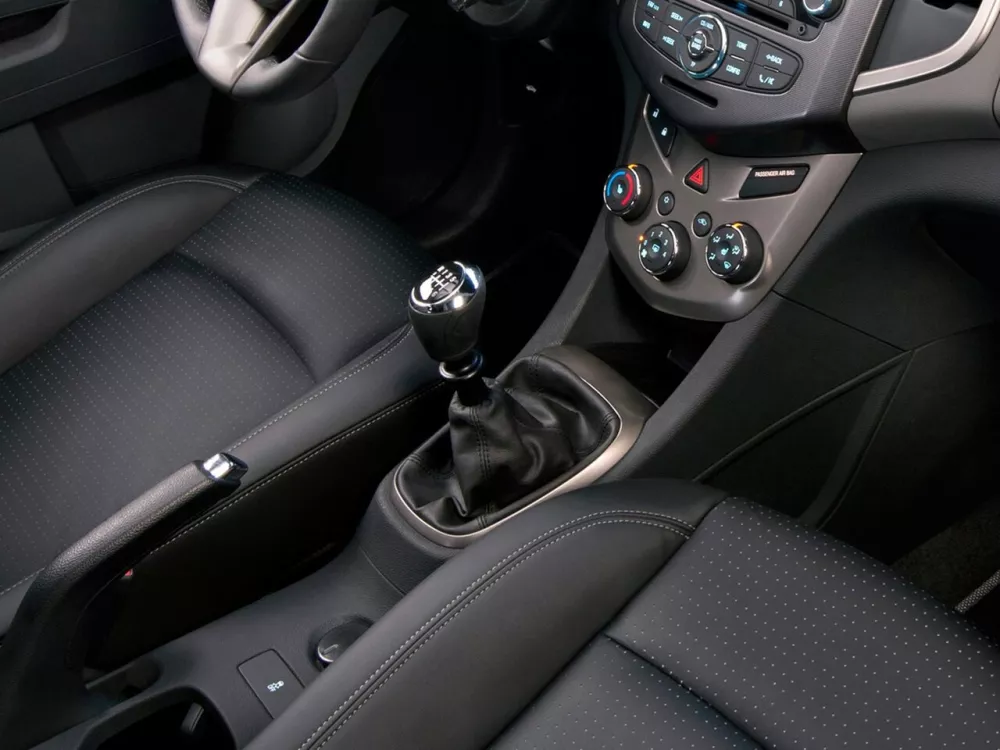 Автомобиль Chevrolet Sonic I Хэтчбек (5 дверей)