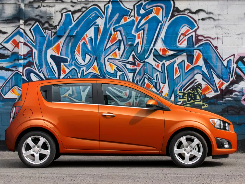 Автомобиль Chevrolet Sonic I Хэтчбек (5 дверей)