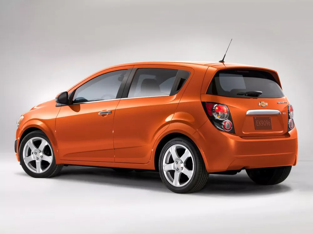 Автомобиль Chevrolet Sonic I Хэтчбек (5 дверей)