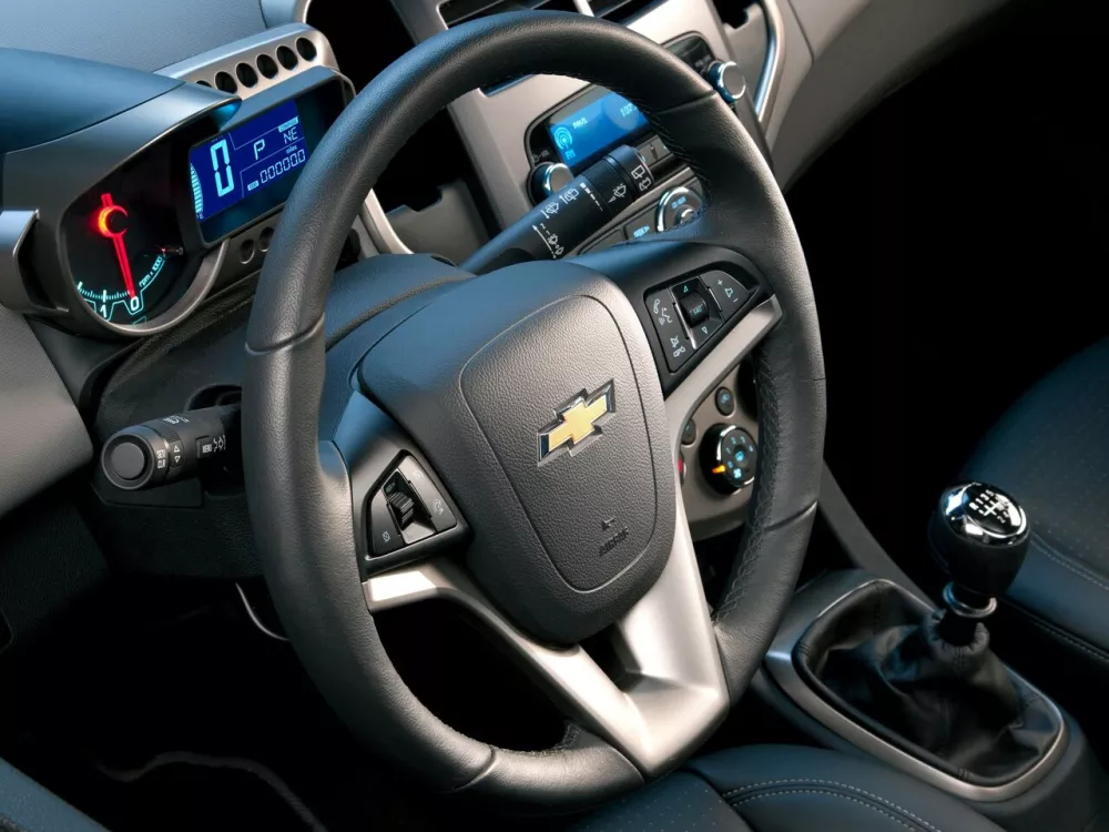 Автомобиль Chevrolet Sonic I Хэтчбек (5 дверей)