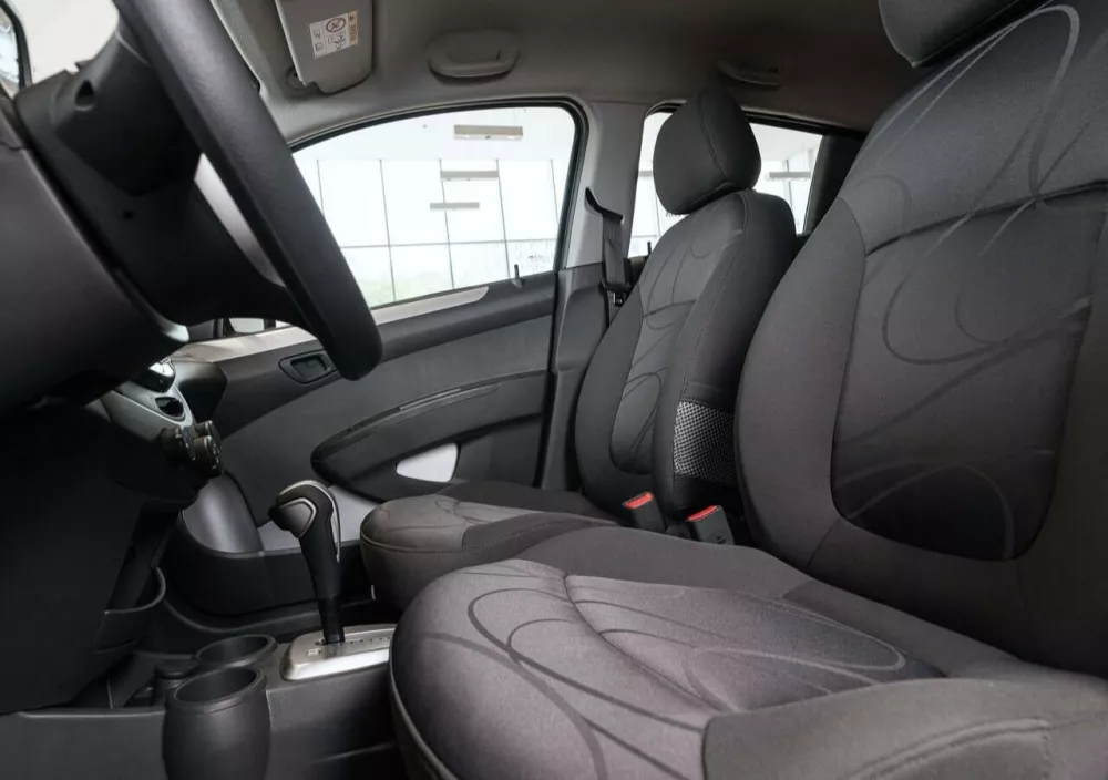 Автомобиль Chevrolet Spark III (M300) Рестайлинг Хэтчбек (5 дверей)