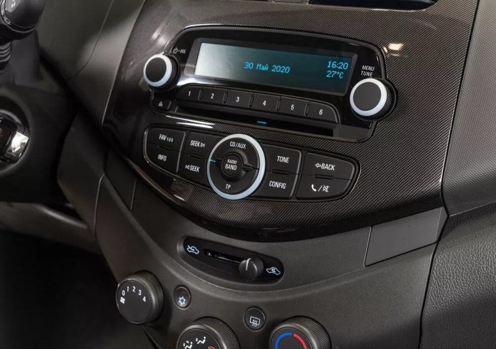Автомобиль Chevrolet Spark III (M300) Рестайлинг Хэтчбек (5 дверей)