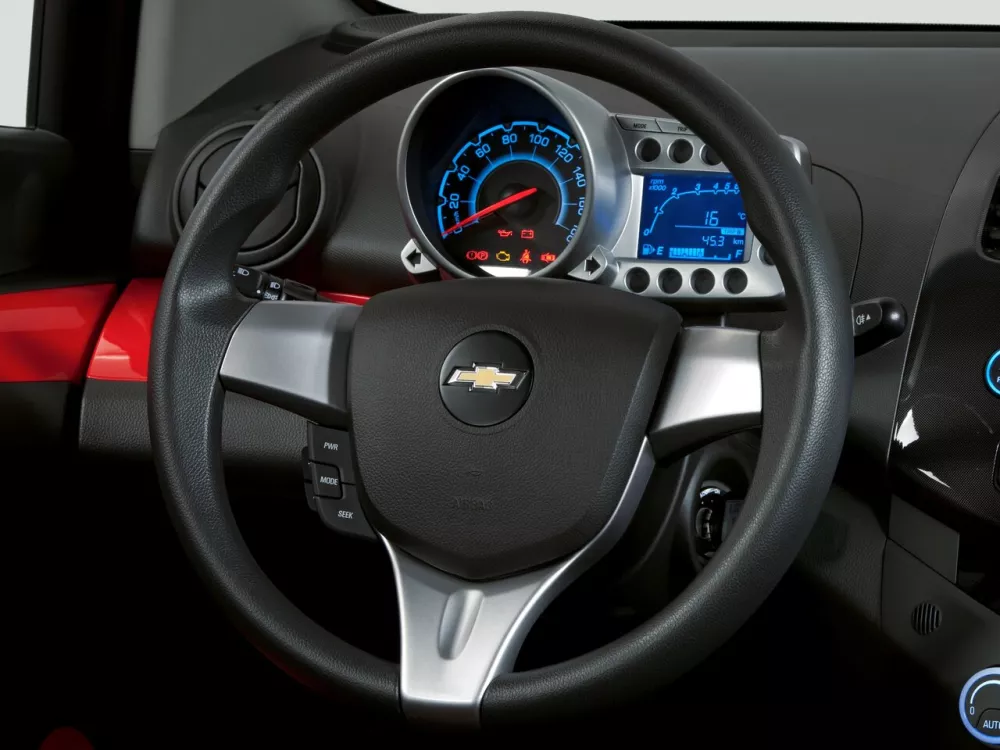 Автомобиль Chevrolet Spark III Хэтчбек (5 дверей)