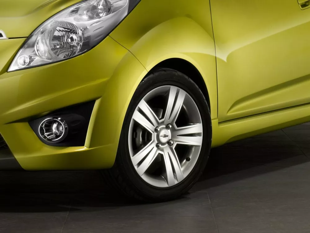 Автомобиль Chevrolet Spark III Хэтчбек (5 дверей)