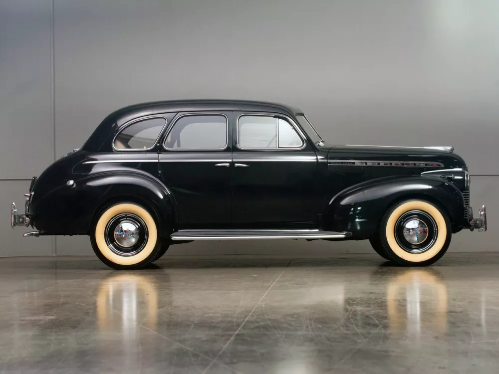 Автомобиль Chevrolet Special DeLuxe Седан