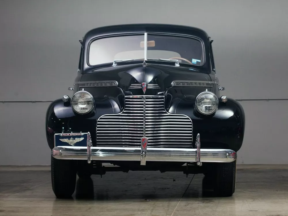 Автомобиль Chevrolet Special DeLuxe Седан