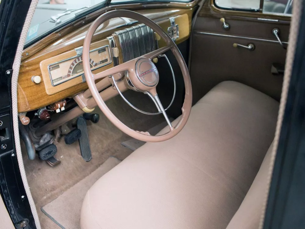 Автомобиль Chevrolet Special DeLuxe Седан
