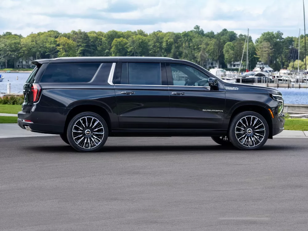 Автомобиль Chevrolet Suburban XII Рестайлинг Внедорожник (5 дверей)