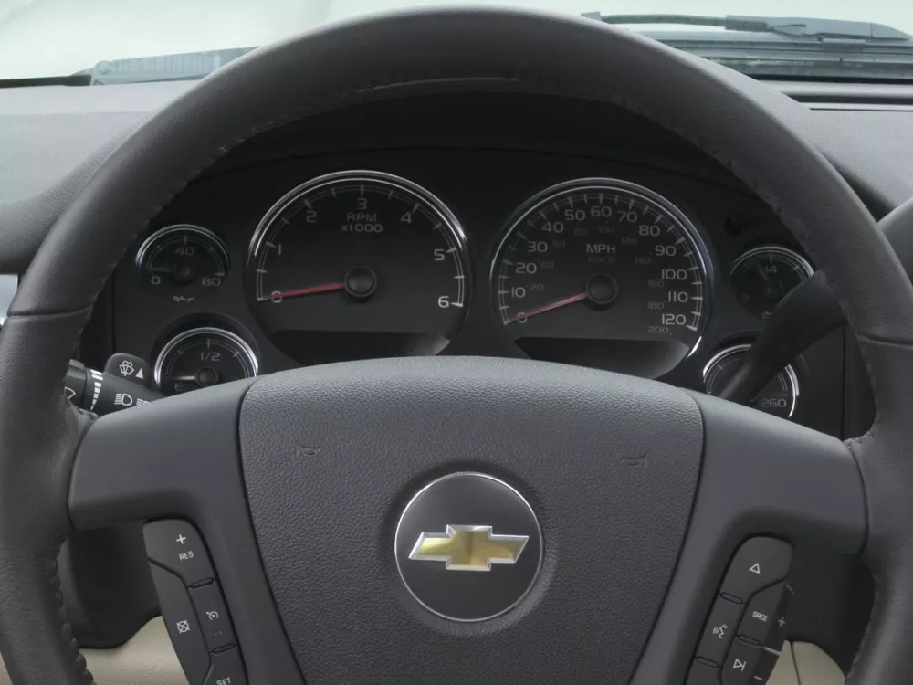 Автомобиль Chevrolet Suburban X Внедорожник (5 дверей)