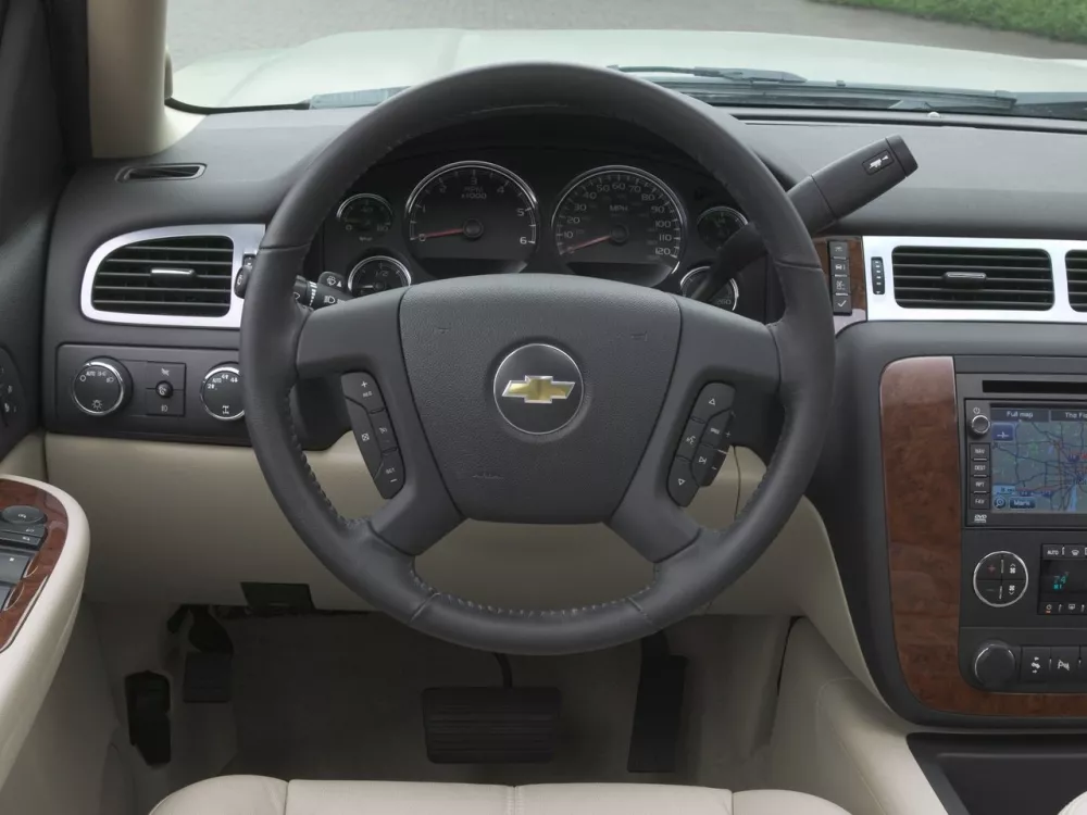 Автомобиль Chevrolet Suburban X Внедорожник (5 дверей)