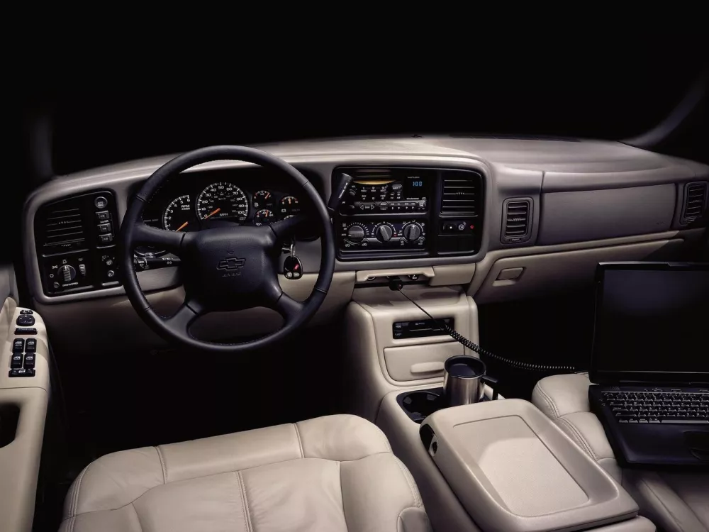 Автомобиль Chevrolet Suburban IX Внедорожник (5 дверей)
