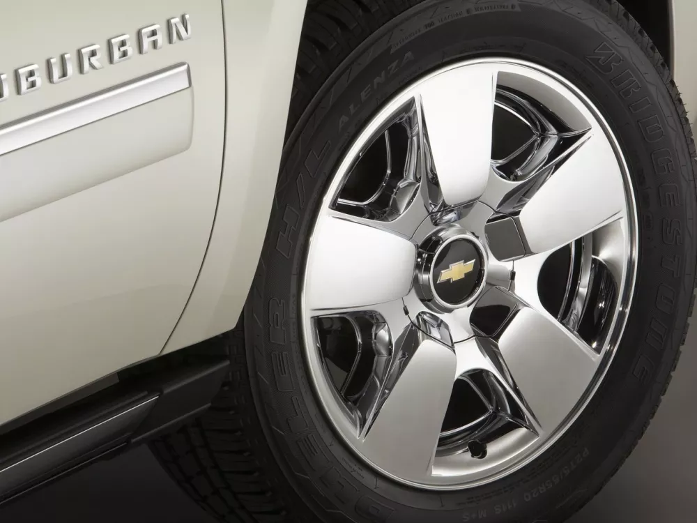 Автомобиль Chevrolet Suburban X Внедорожник (5 дверей)