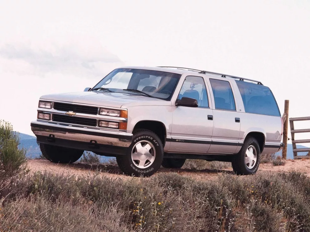Автомобиль Chevrolet Suburban VIII Внедорожник (5 дверей)