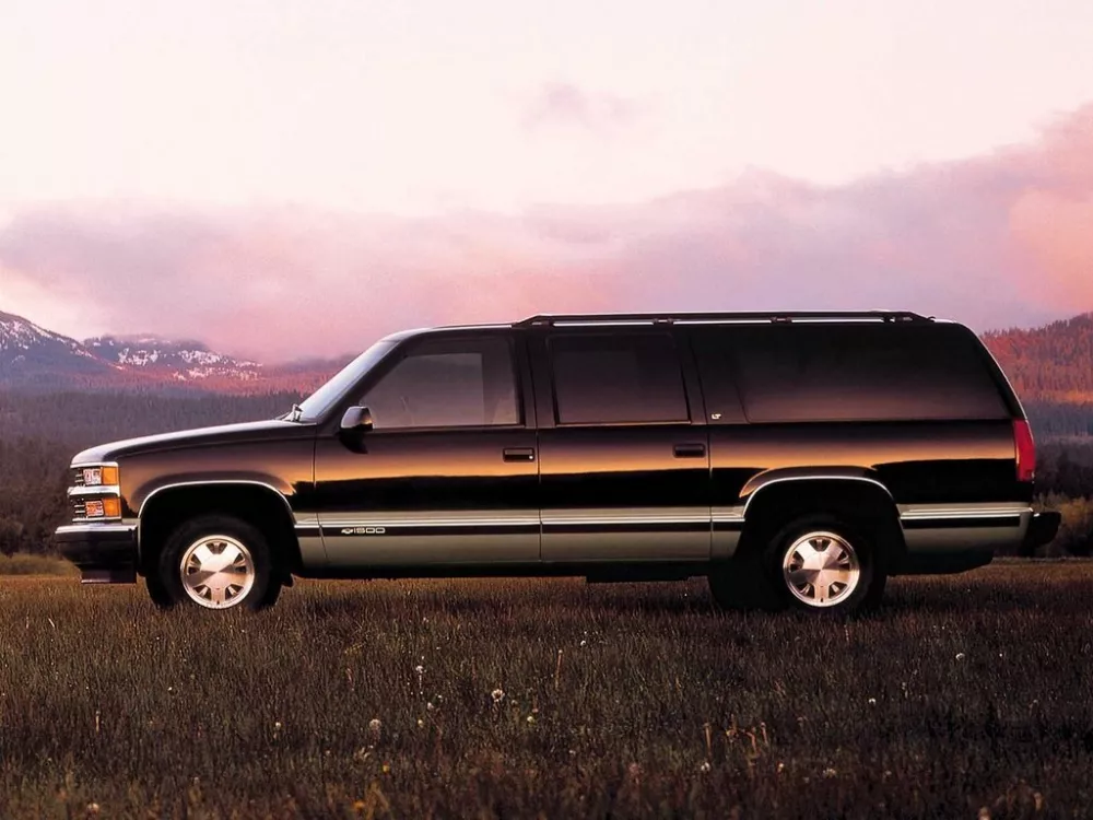 Автомобиль Chevrolet Suburban VIII Внедорожник (5 дверей)