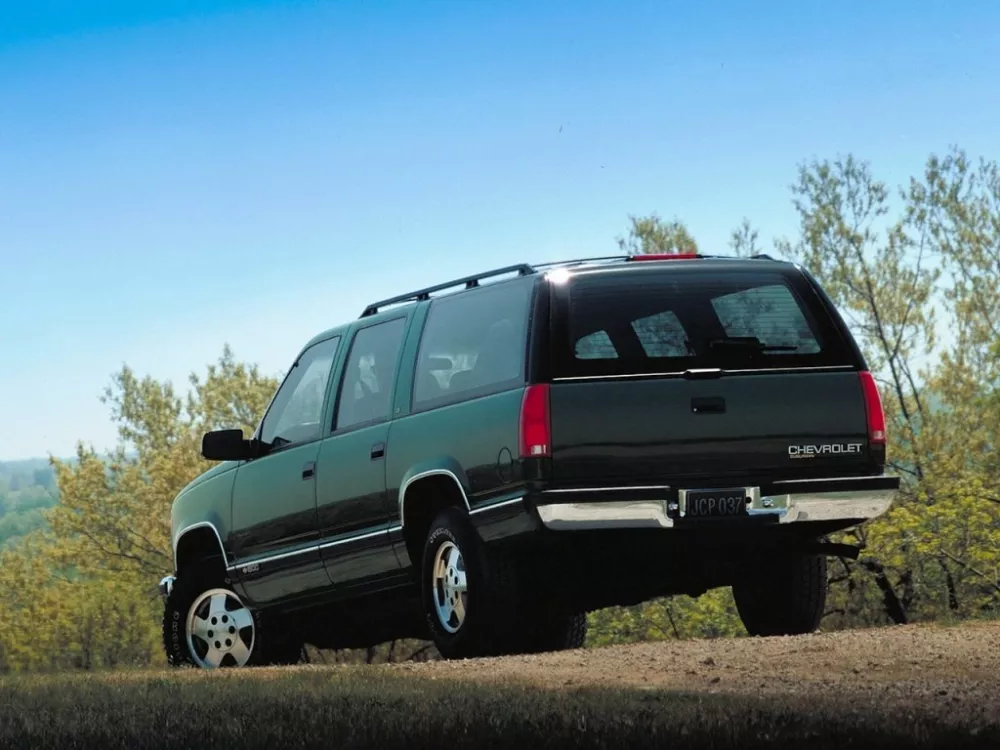 Автомобиль Chevrolet Suburban VIII Внедорожник (5 дверей)