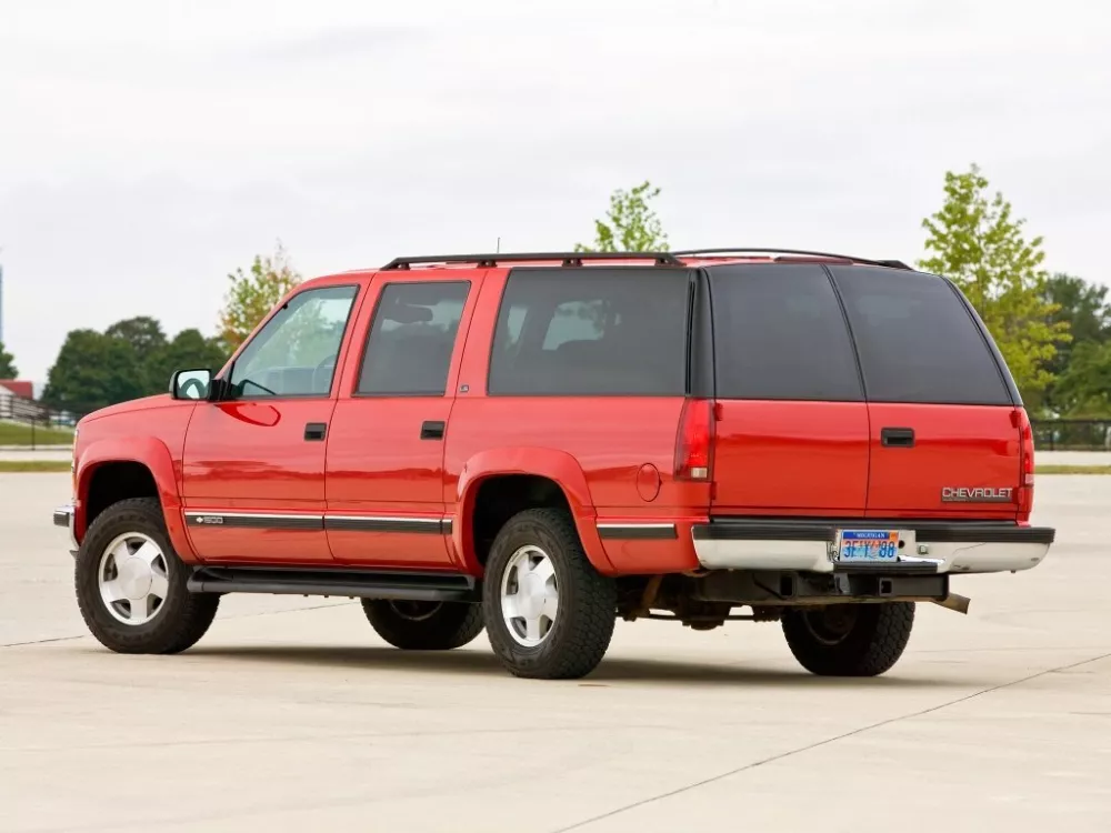 Автомобиль Chevrolet Suburban VIII Внедорожник (5 дверей)