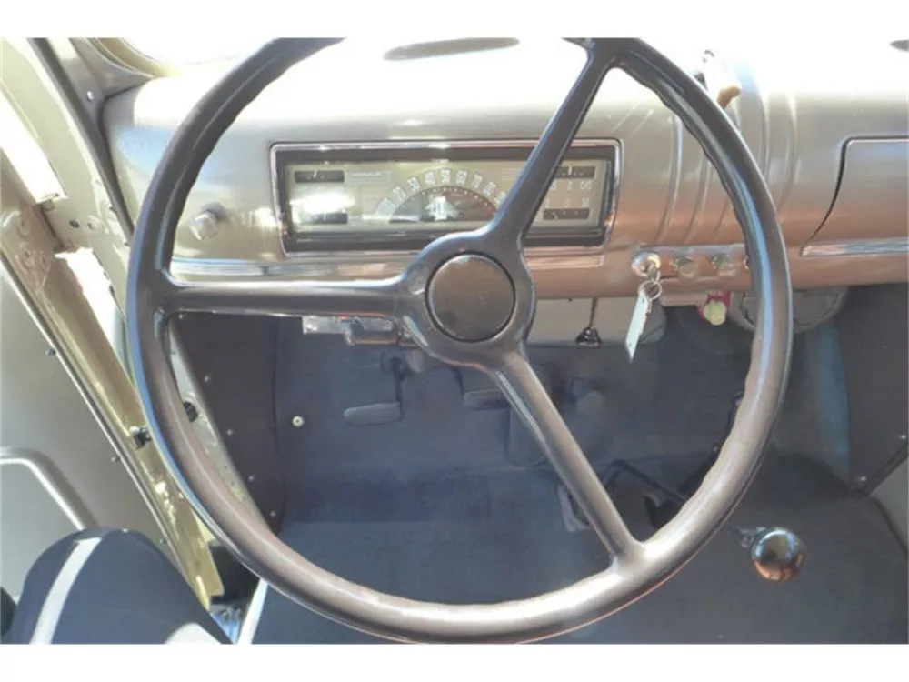 Автомобиль Chevrolet Suburban II Внедорожник (3 двери)