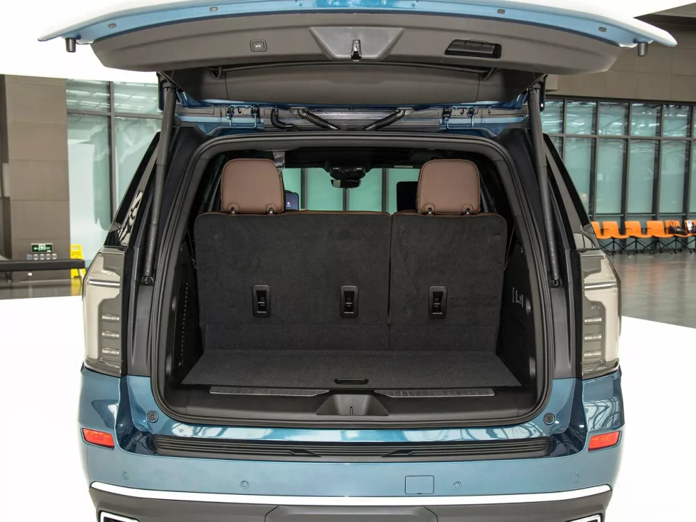 Автомобиль Chevrolet Tahoe V Рестайлинг Внедорожник (5 дверей)