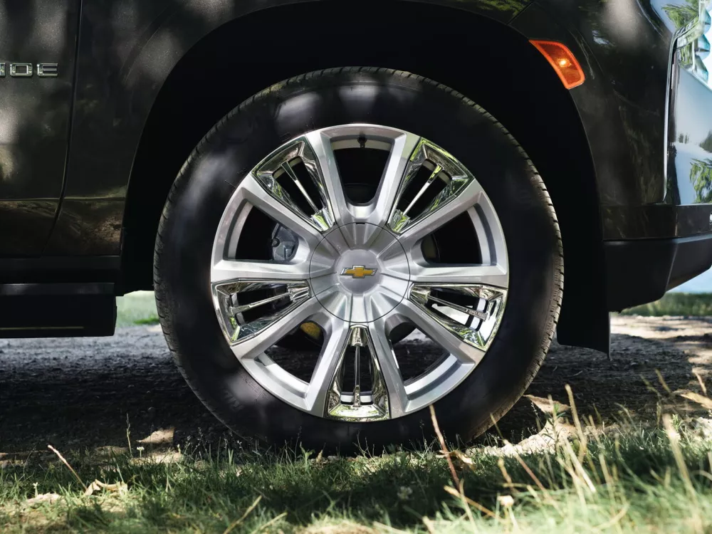 Автомобиль Chevrolet Tahoe V Внедорожник (5 дверей)