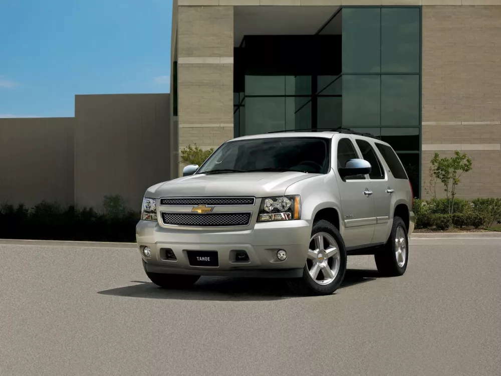 Автомобиль Chevrolet Tahoe III Внедорожник (5 дверей)