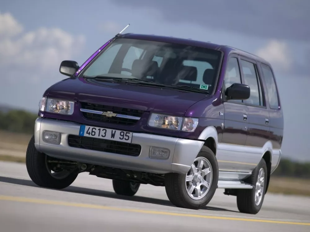 Автомобиль Chevrolet Tavera Компактвэн